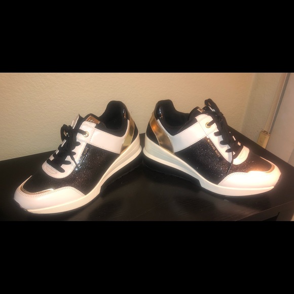 Stylish Michael Kors Liv sporty sneakers size 8 - Picture 8 of 11